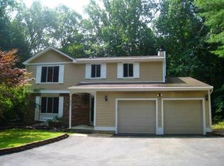 8843 Woodlawn Way, Springfield, VA 22153