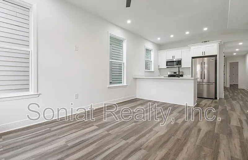 3 bed, 2.0 bath, 1100 sqft, $2,100 — Photo 4