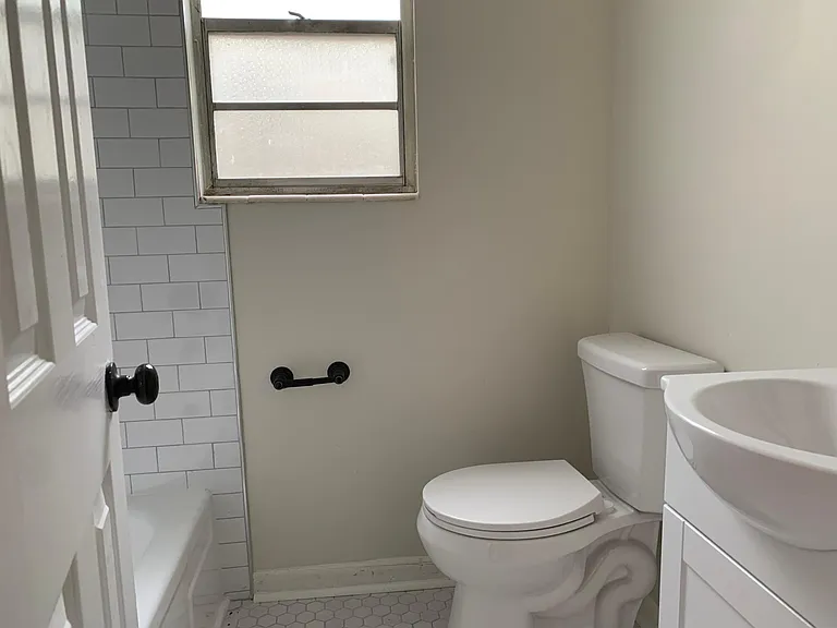 3607 Oak St — Photo 11