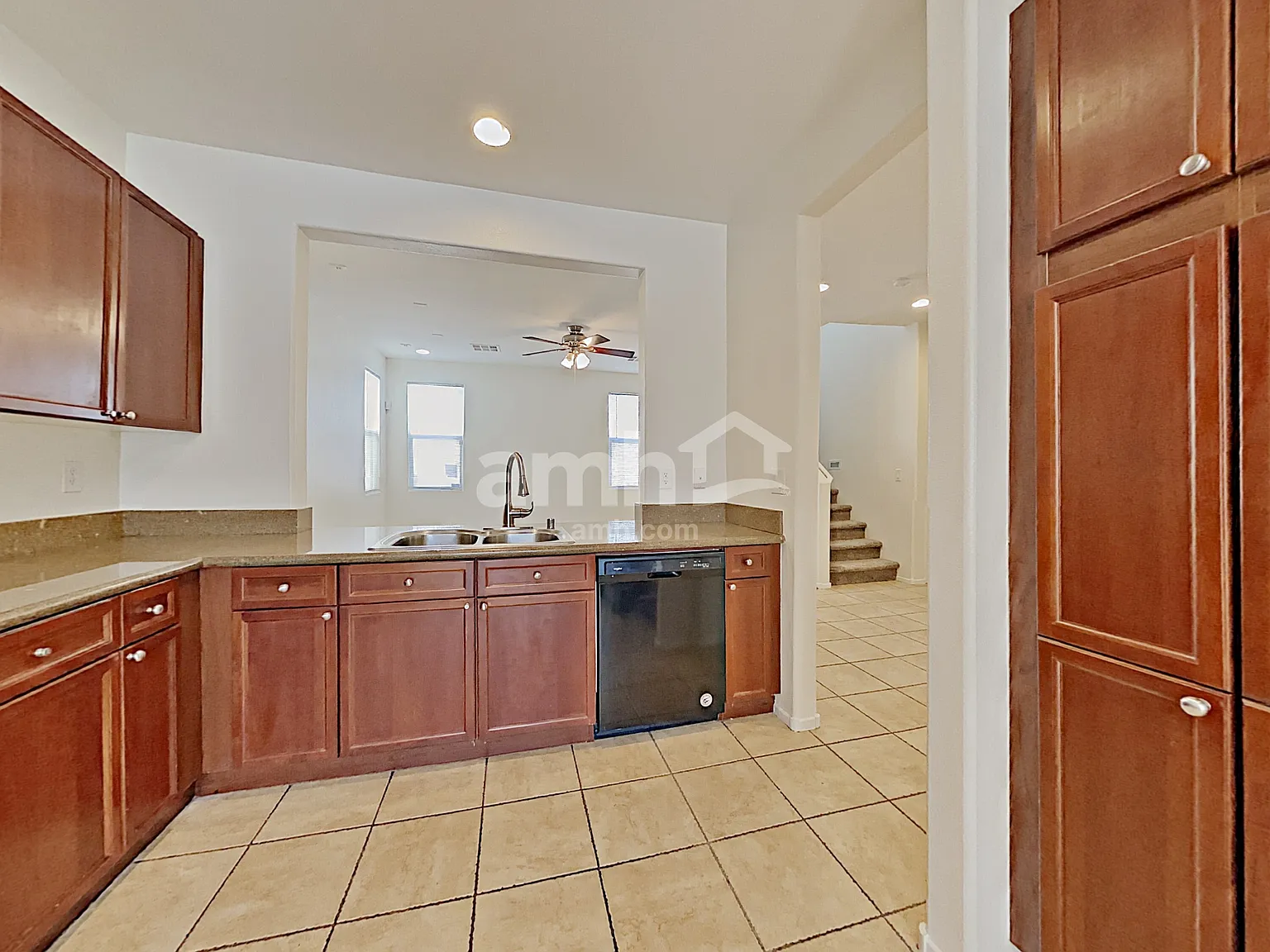 4 bed, 3.0 bath, 2241 sqft, $2,500 — Photo 4