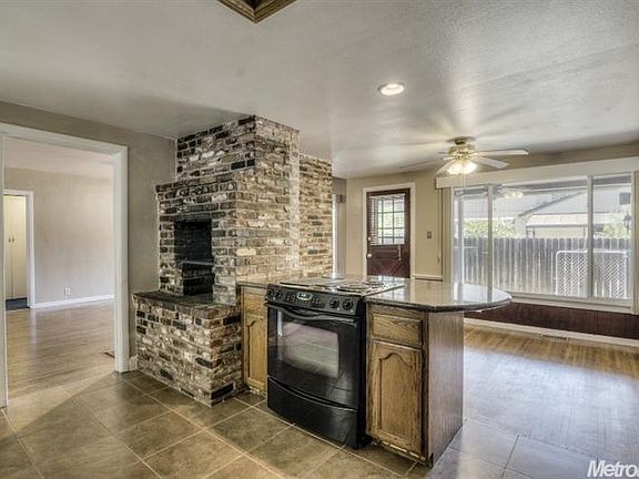 5th image of 3216 Merrywood Dr