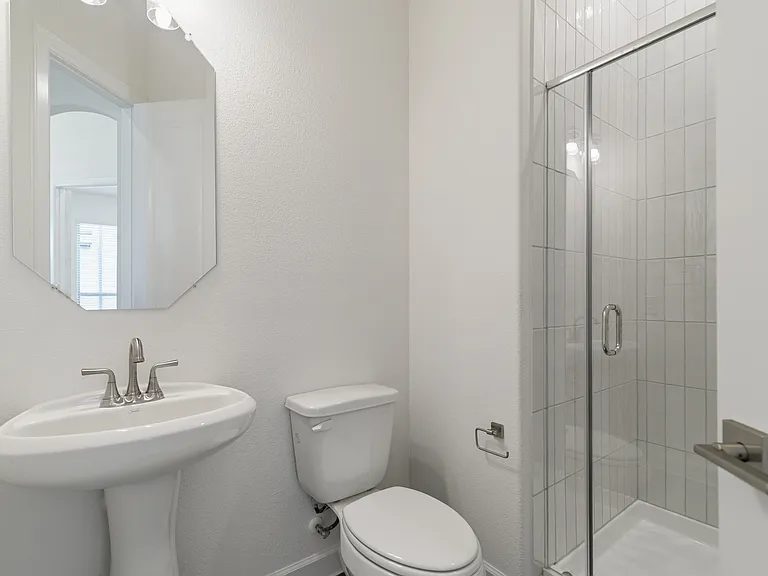 5901 Maddie Ann Dr — Photo 34