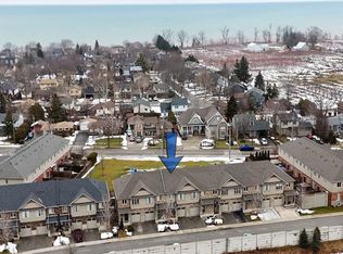 380 Lake St Unit 45, Grimsby, ON L3M 0E8