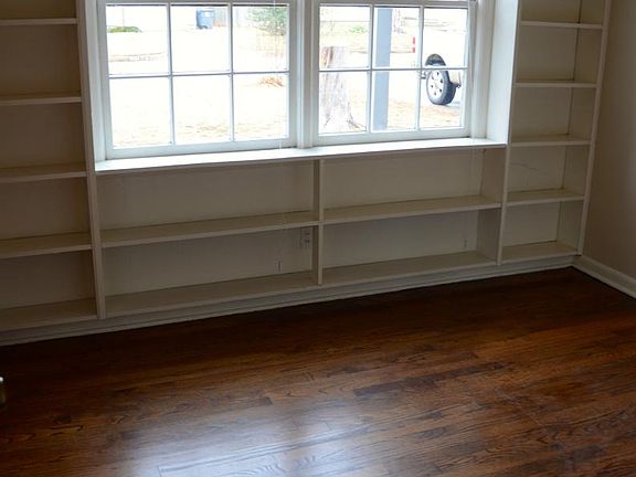 Bedroom/Office with built-ins