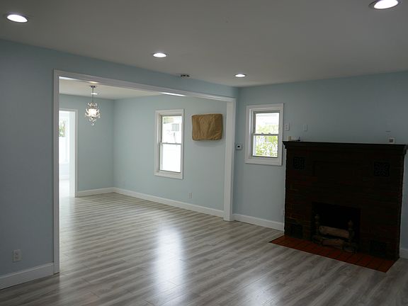 Living Room w/ Fireplace