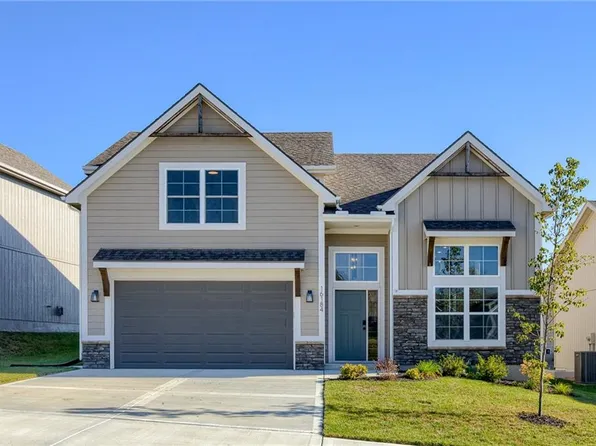 16184 Giorgia St, Parkville, MO 64152