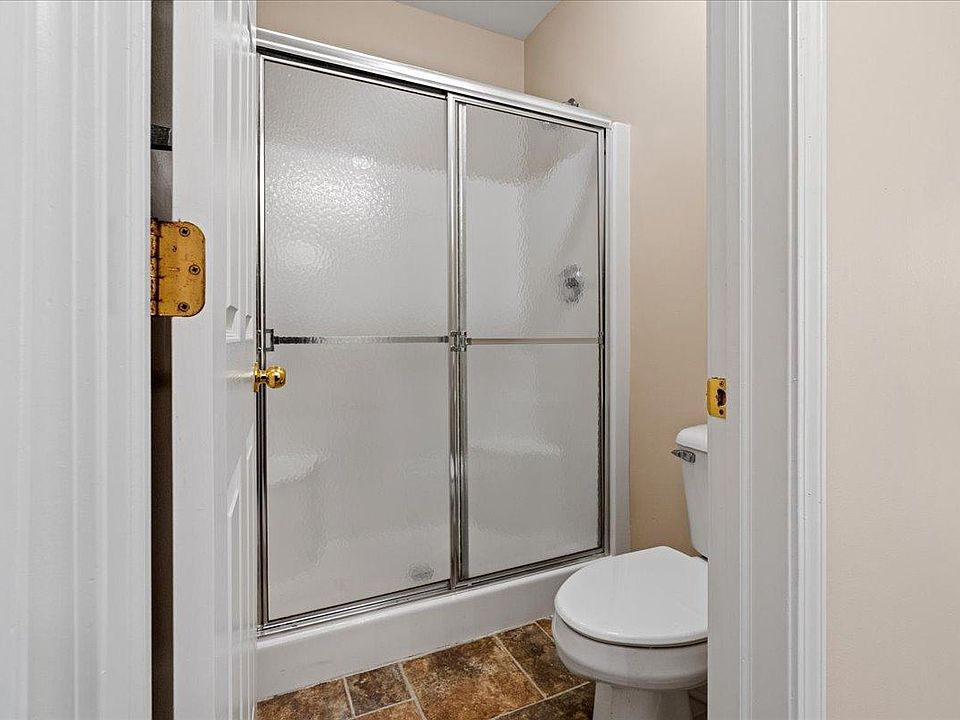 23940 Northstone Village Dr, Taylor, MI 48180 Zillow