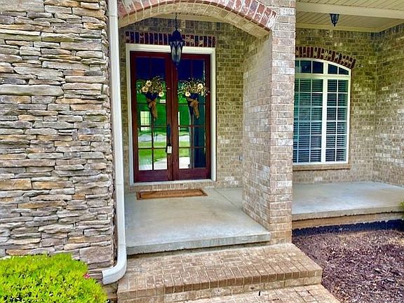 3rd image of 126 Stoney Creek Dr