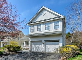 4 Redmond Ct, Bridgewater, NJ 08807