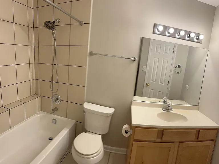 1303 Wyndham Dr — Photo 13