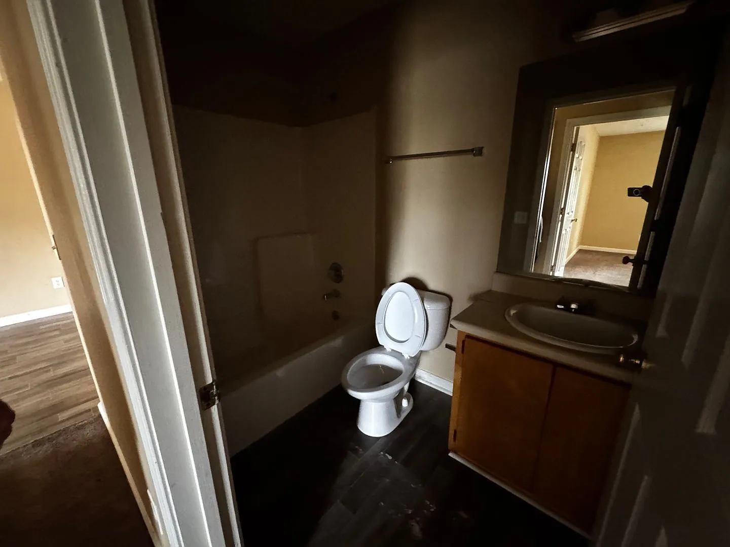 2 bed 1 bath — Photo 3