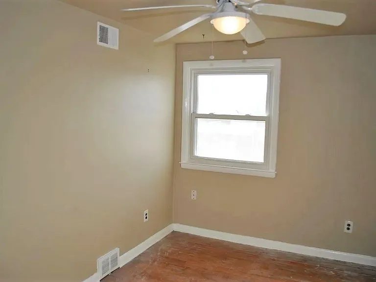 4004 Gideon Rd — Photo 9