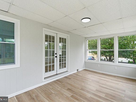 4th image of 528 Davis Rd