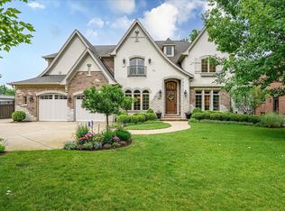 225 N Geneva Ave, Elmhurst, IL 60126