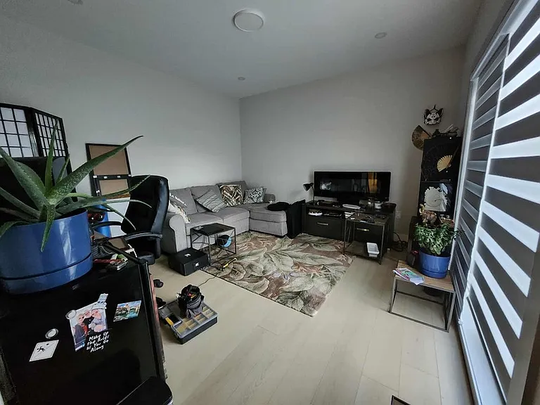 2167 Woodlawn St — Photo 14