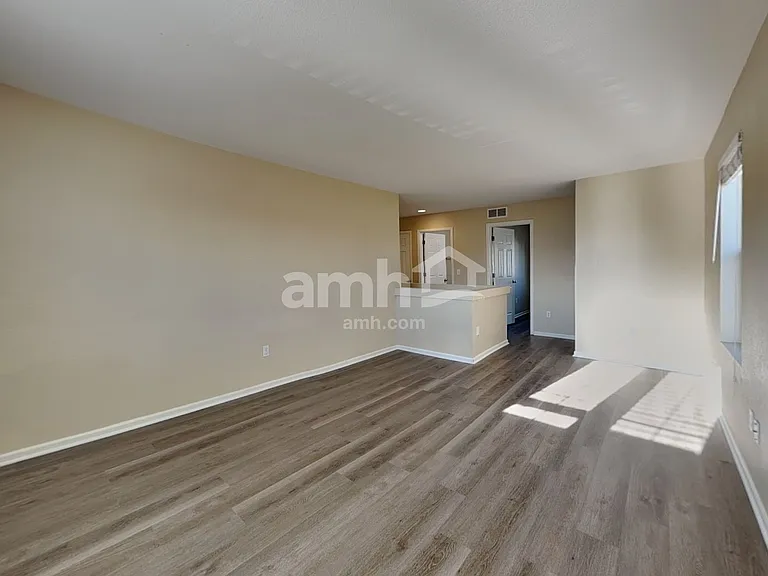 5550 N Lisbon St — Photo 8