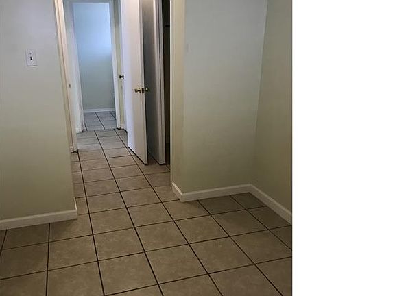 4th image of 1217 N Virginia St