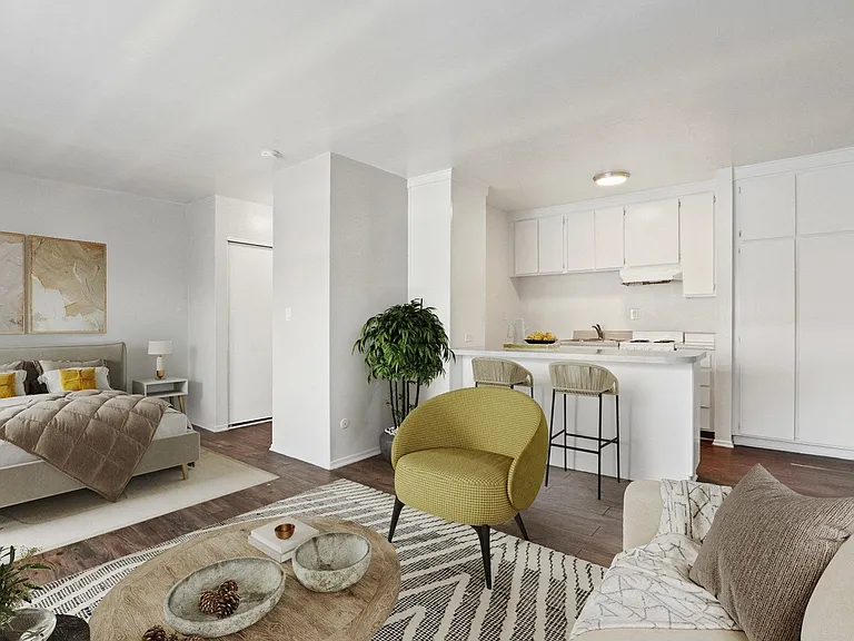 Parkwood Apartments — Photo 24