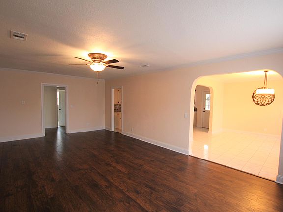 5th image of 103 W 19th St