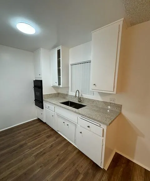 939 E Lexington Dr #9 — Photo 5