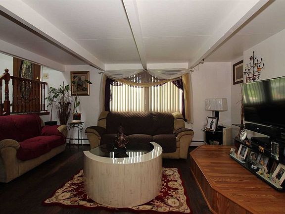5th image of 31 Snowberry Ln