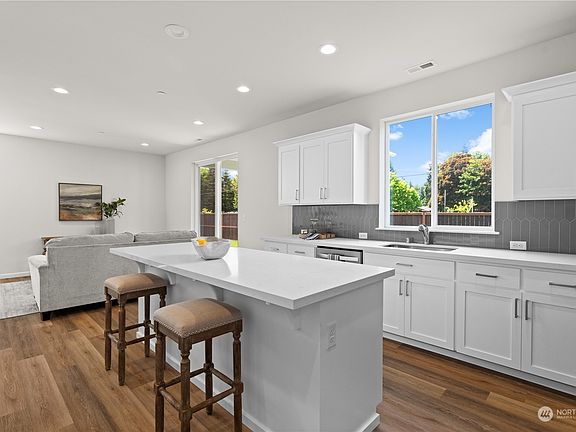 3rd image of 7025 Quinn Ct SE