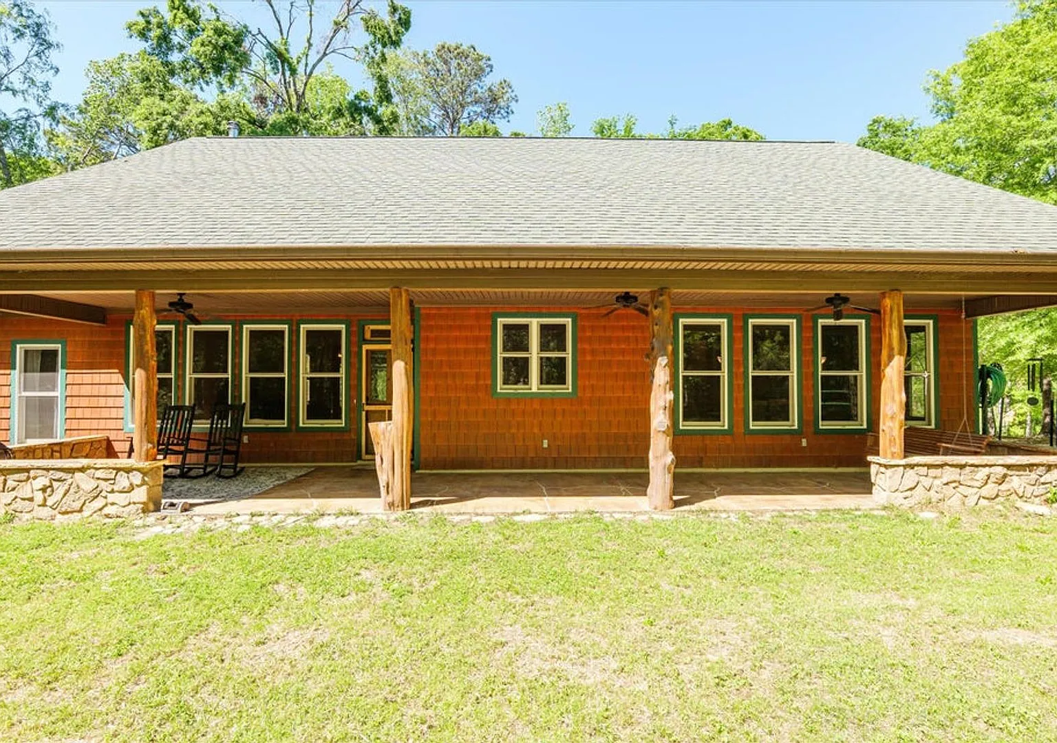 Charming 2 Bed, 2 Bath Custom Ranch on 5 Acres — Photo 3