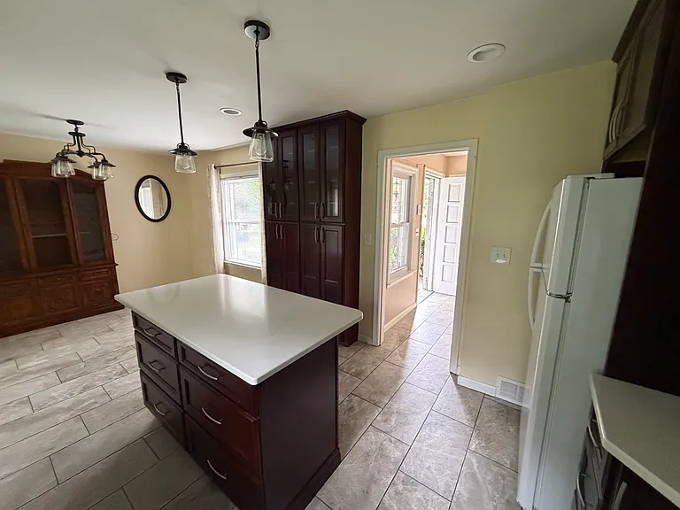 247 Riverside Dr — Photo 9