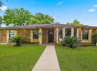 1114 Bobby St, Pearland, TX 77581