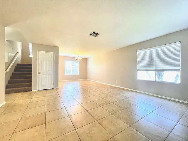 2514 Hidden Creek St — Photo 3