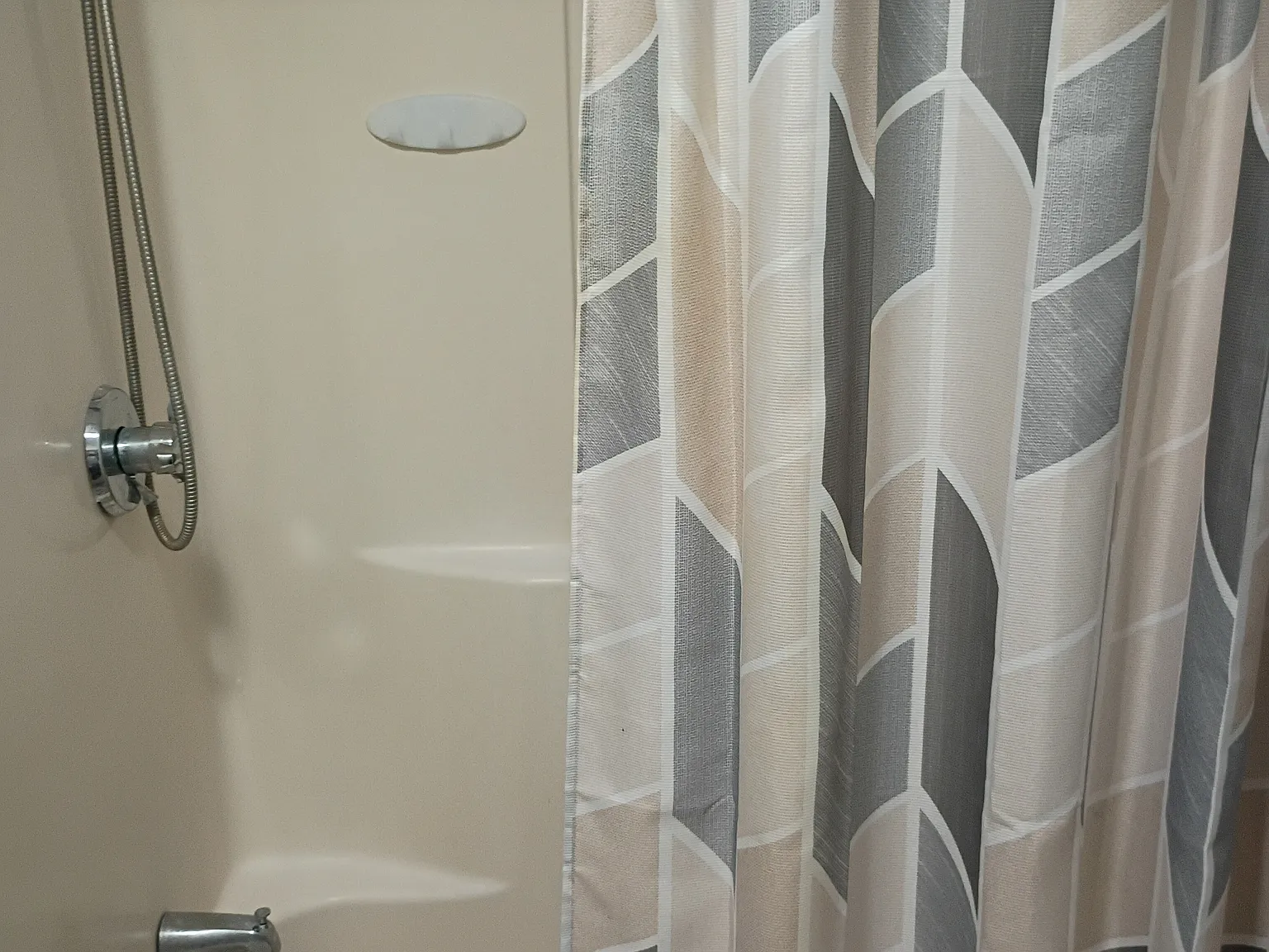 2 bed, 1.5 bath, 1224 sqft, $900 — Photo 4
