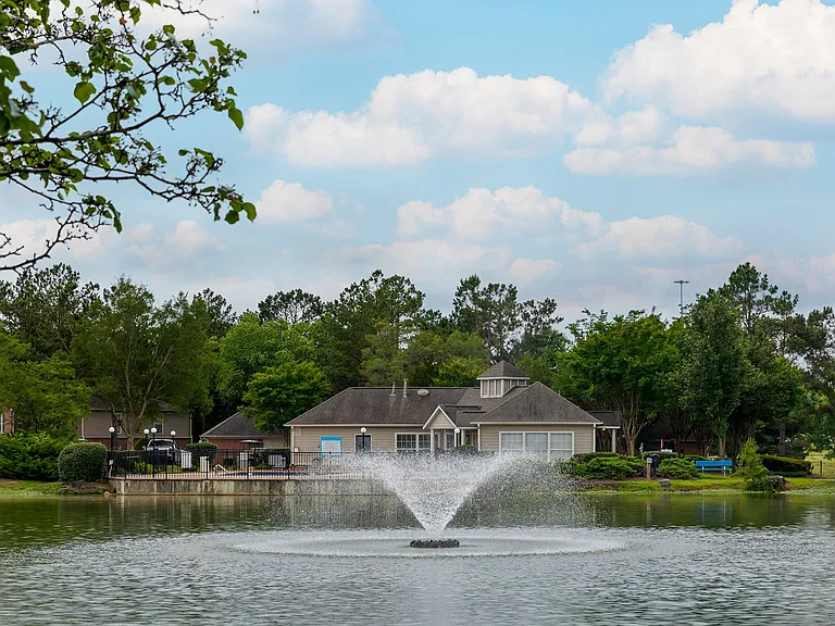 Southaven Pointe Apartments — Photo 26