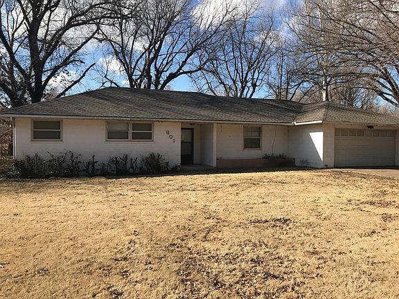4th image of 601 Oakdale Dr