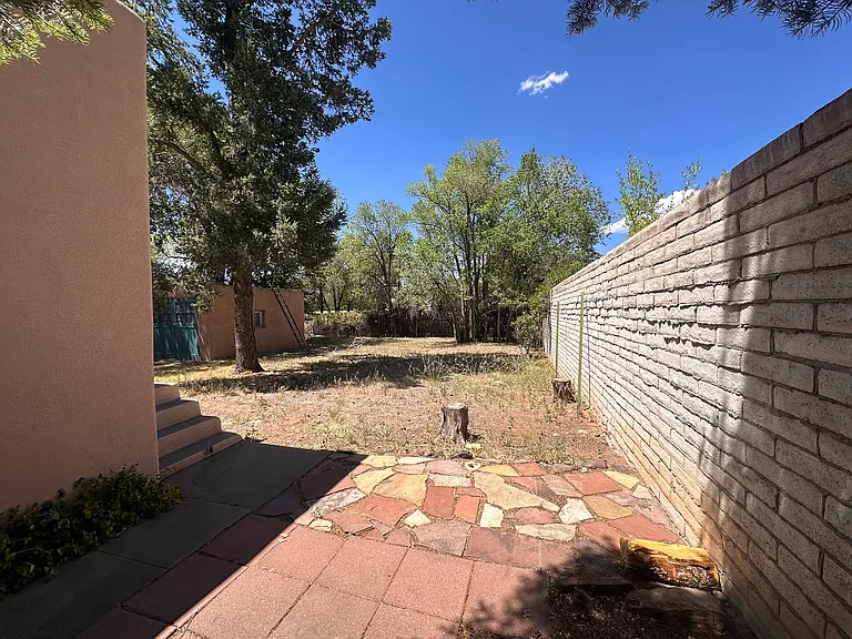 229 E Coronado Rd — Photo 17