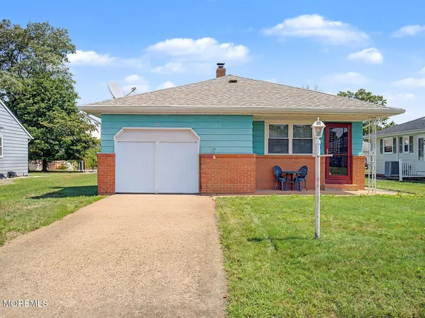 86 Scarborough Place, Toms River, NJ 08757