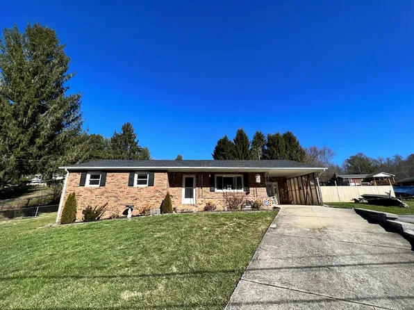 208 Pleasant Dr, Beckley, WV 25801
