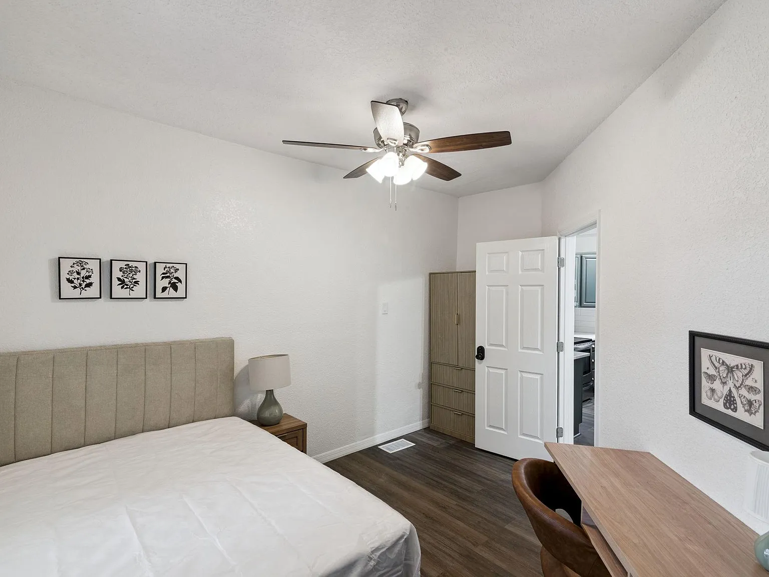 4 bed, 2.0 bath, 2540 sqft, $966 — Photo 3