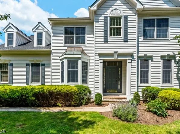 2 Seminole Rd, Skillman, NJ 08558