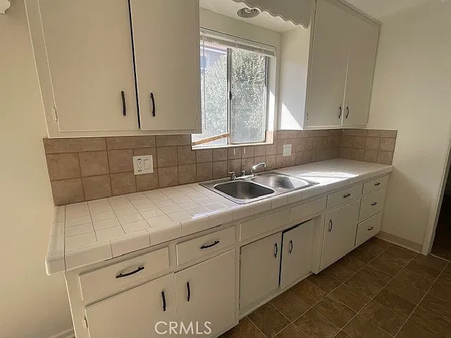 2 bed, 1.5 bath, 1000 sqft, $1,800 — Photo 3