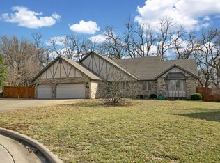 3345 W Driftwood Ct, Springfield, MO 65807