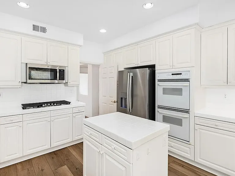 2738 Carriagedale Row — Photo 12