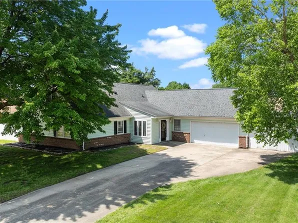 2204 N Wolfsnare Dr, Virginia Beach, VA 23454