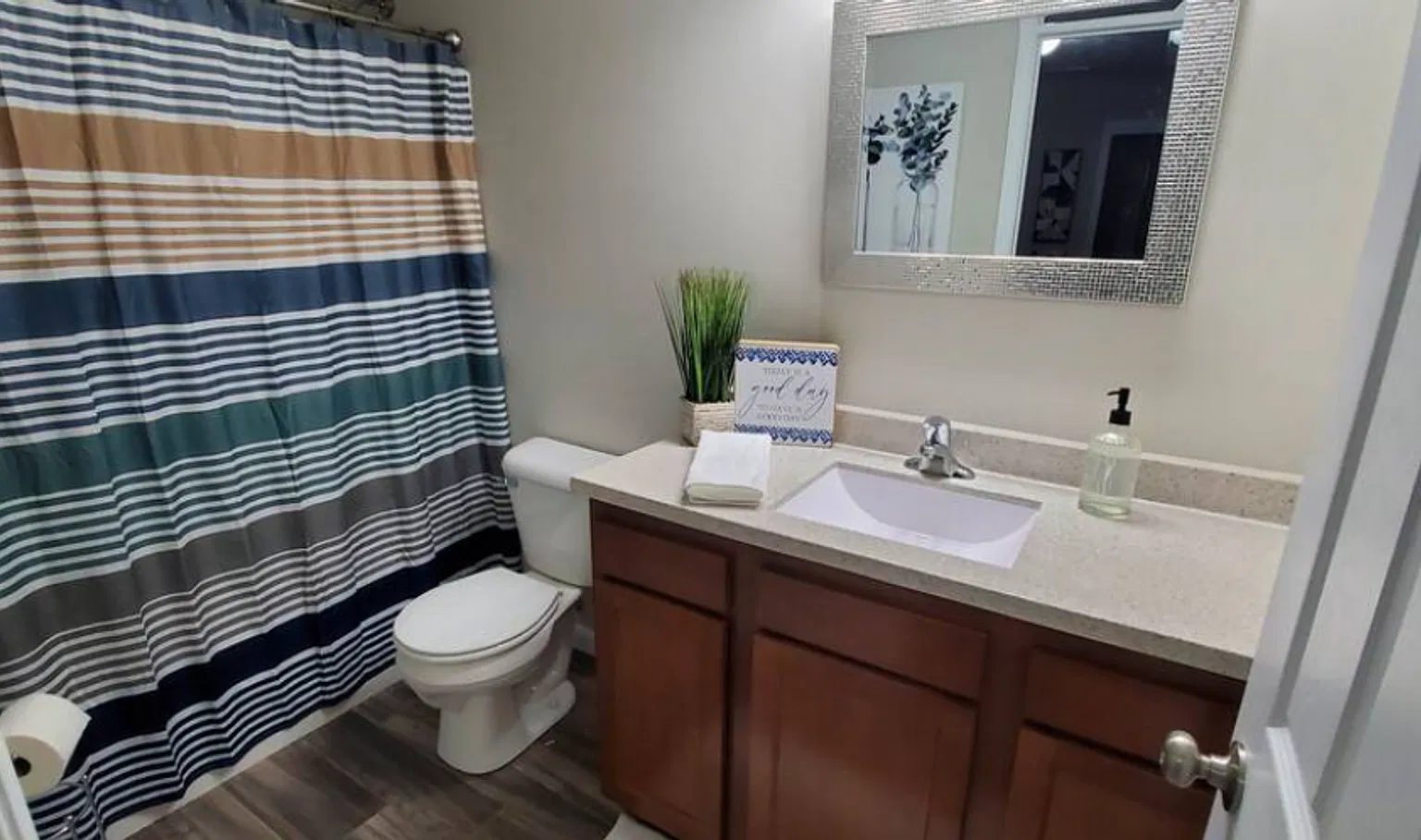 Great new construction fully furnished and stocked home — Photo 2