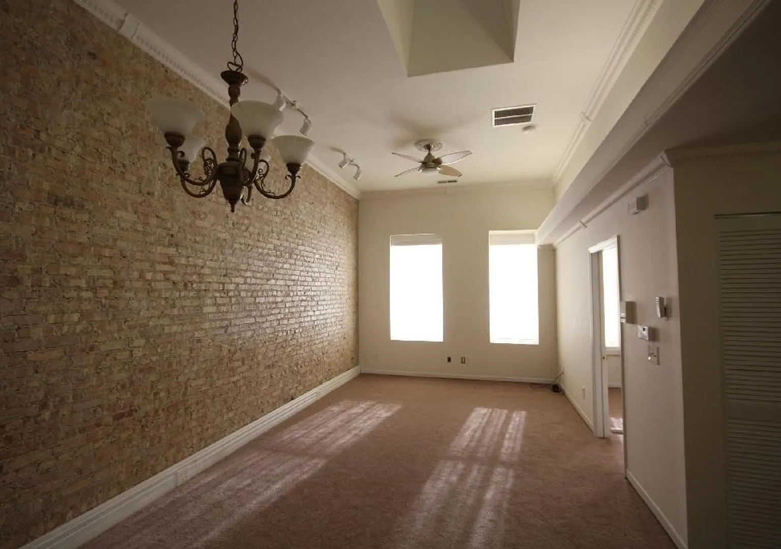 527 Milwaukee Ave — Photo 2
