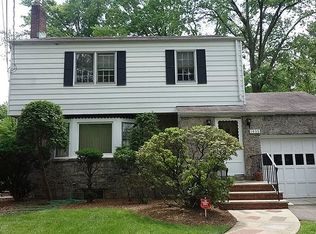 1435 Hudson Rd, Teaneck, NJ 07666