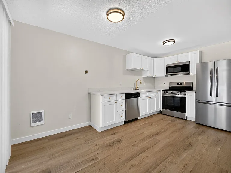 8219 Luzader Ln SW #8219 — Photo 3