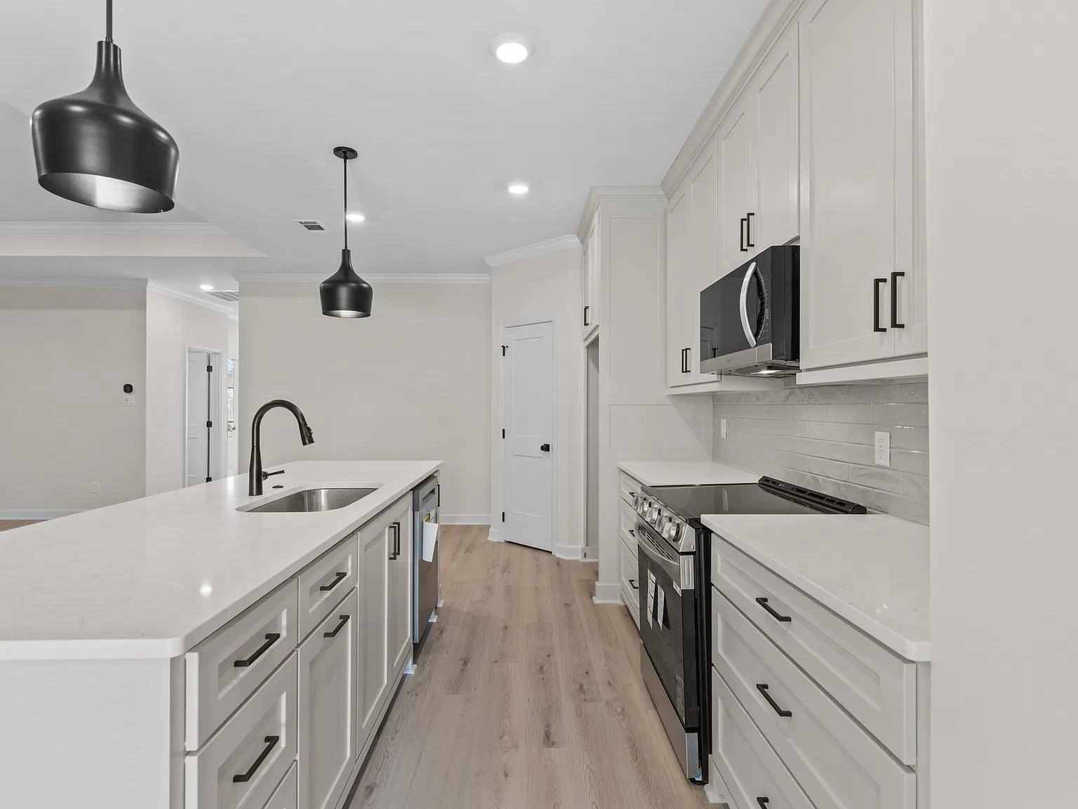 107 Edgewood Circle - 1 — Photo 4