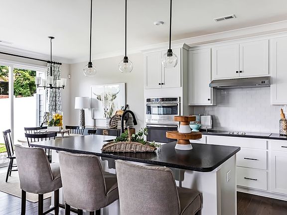 Ashburn- Residence 4- Kitchen