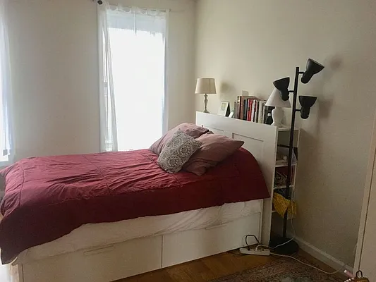 Rented by Your Vanity Realty | media 12