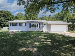 5147 Paro Dr, Flint, MI 48506